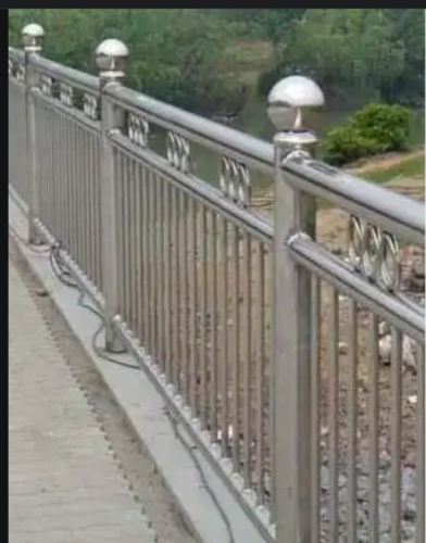 不銹鋼復(fù)合護(hù)欄